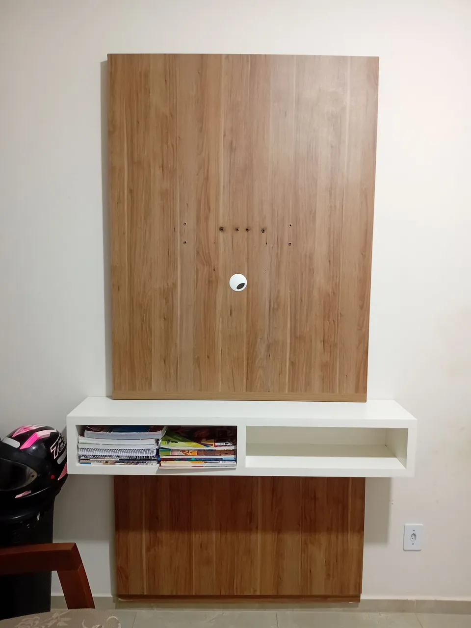 Painel de TV com Rack Suspenso