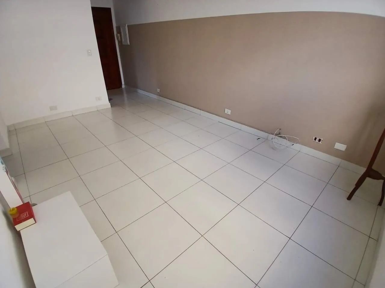 Ótima localização, com 3 dormitórios e dependência de empregada - Foto 2