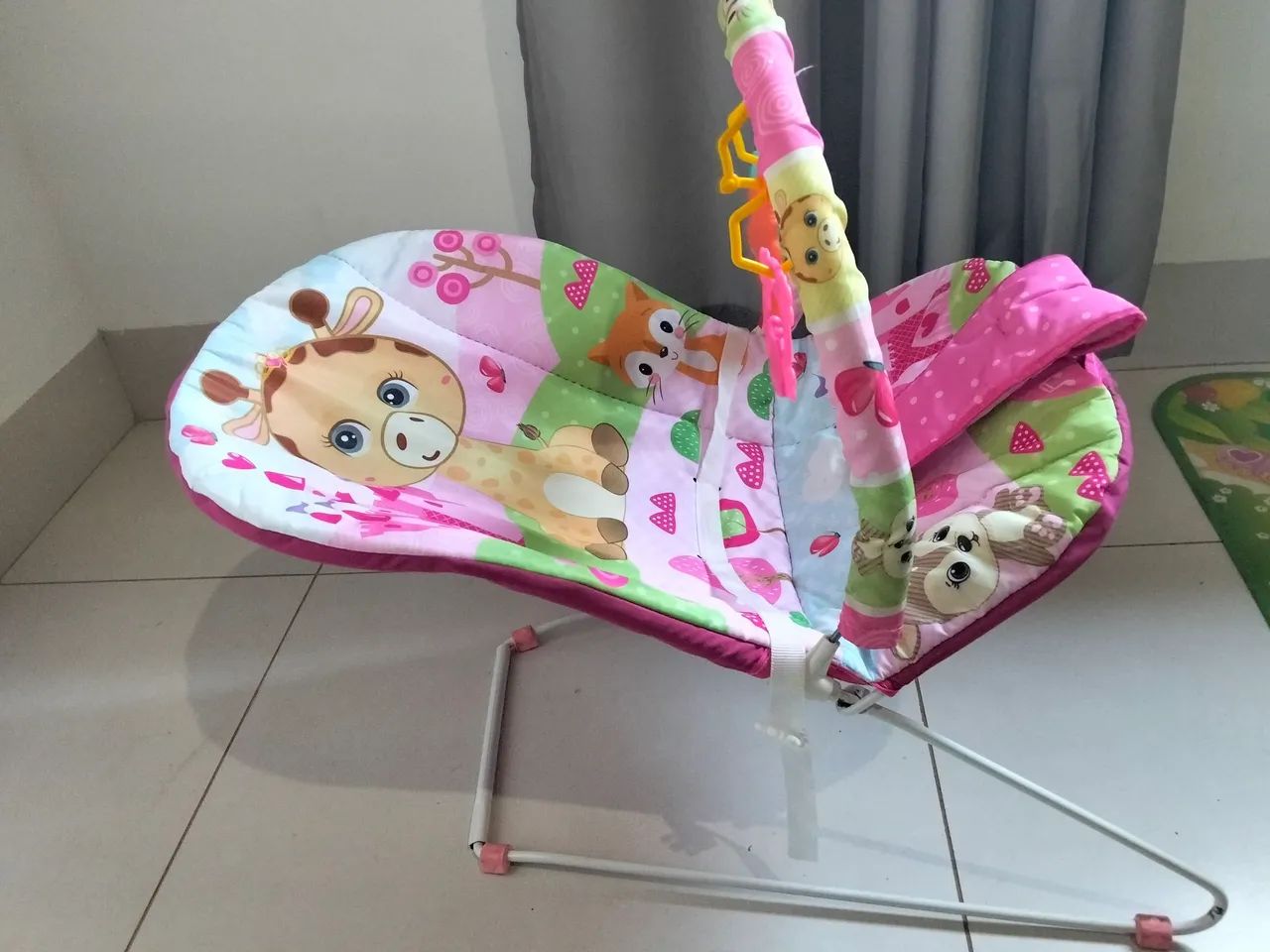 Cadeirinha balanço super conservada  - Foto 5
