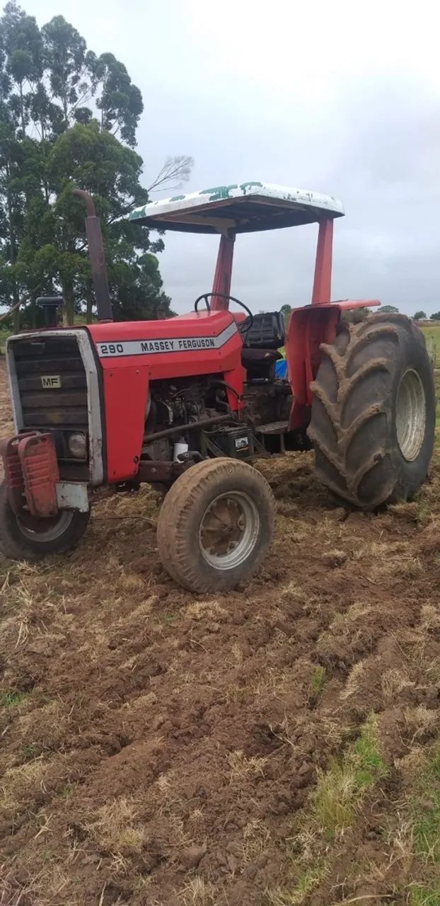 Vendo trator 