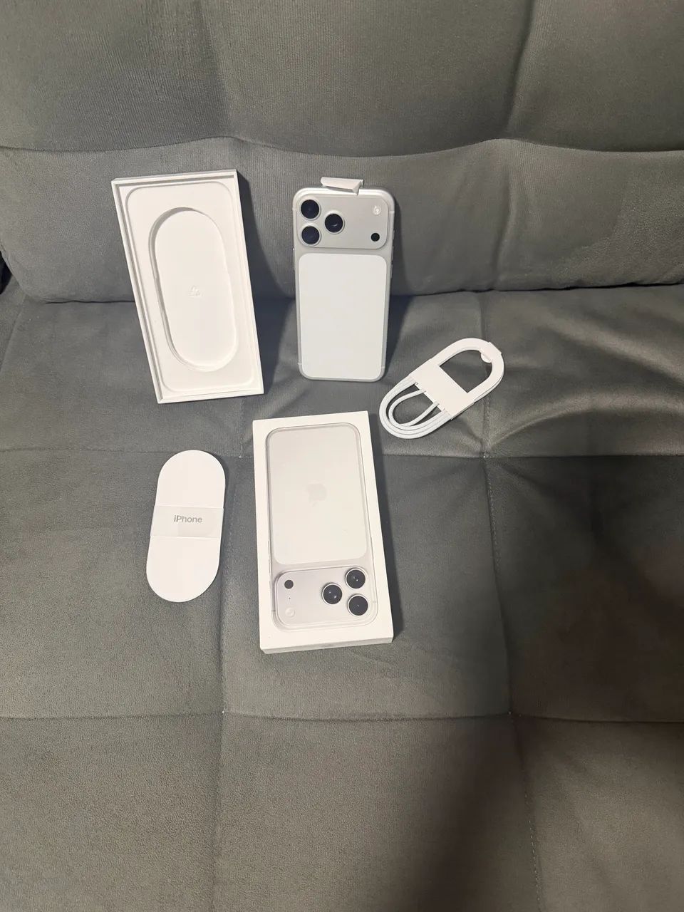 Vendo ou troco iphone 17 pro Max Novo - Foto 2