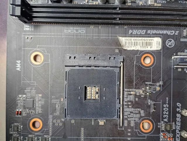 Placa mãe am4 com defeito - Foto 3