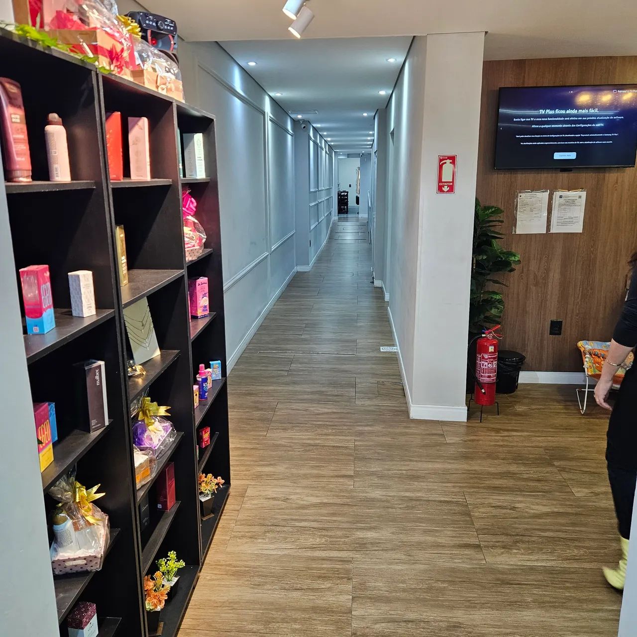 Passo ponto de Espaço de beleza completo com clientela em Bangu. - Foto 2