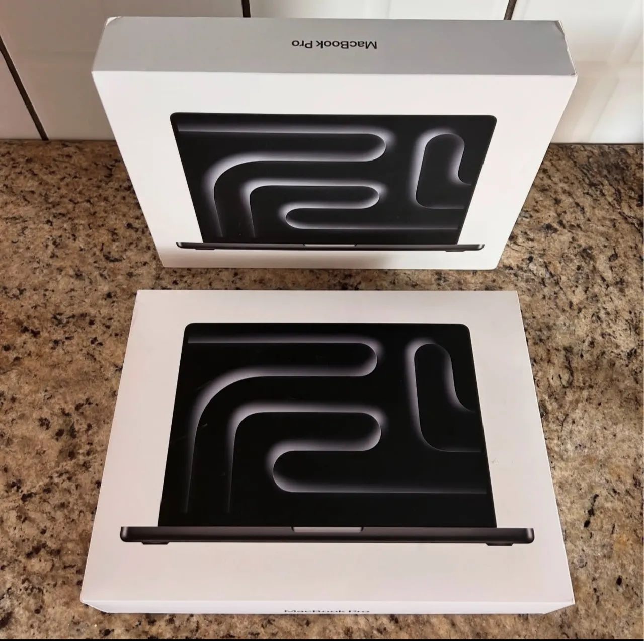 MacBook Pro M5 14.2 16GB - 1TB SSD - A pronta entrega.