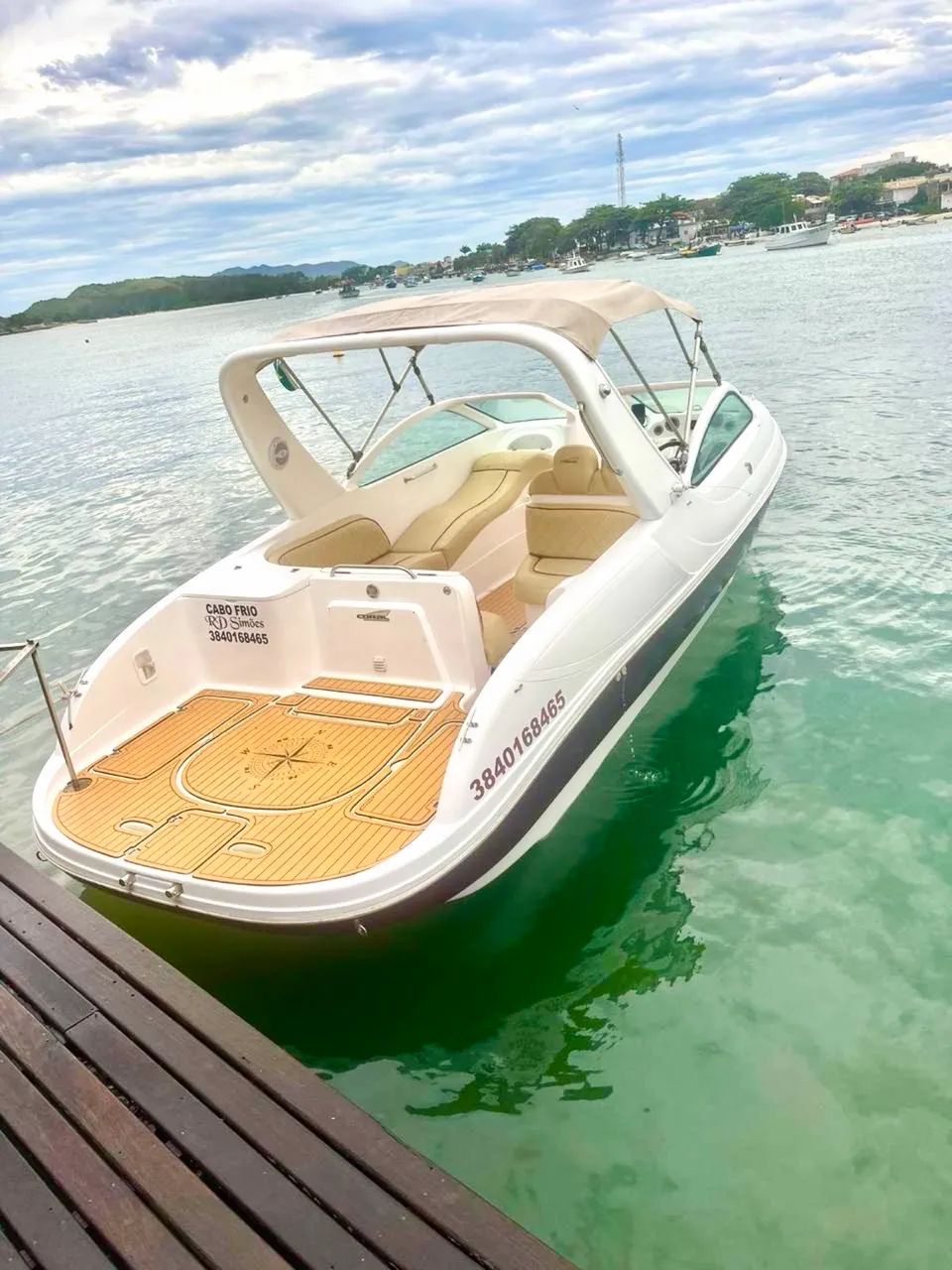 Lancha Coral 27,5 Pés - Ano 2013 - 12 pessoas + 1 - Foto 2