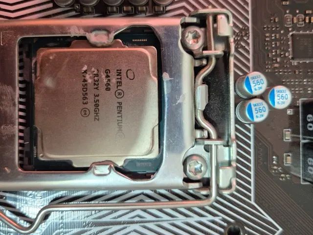 2 placas mães e processadores - i7 8700 e G4560 - Foto 3