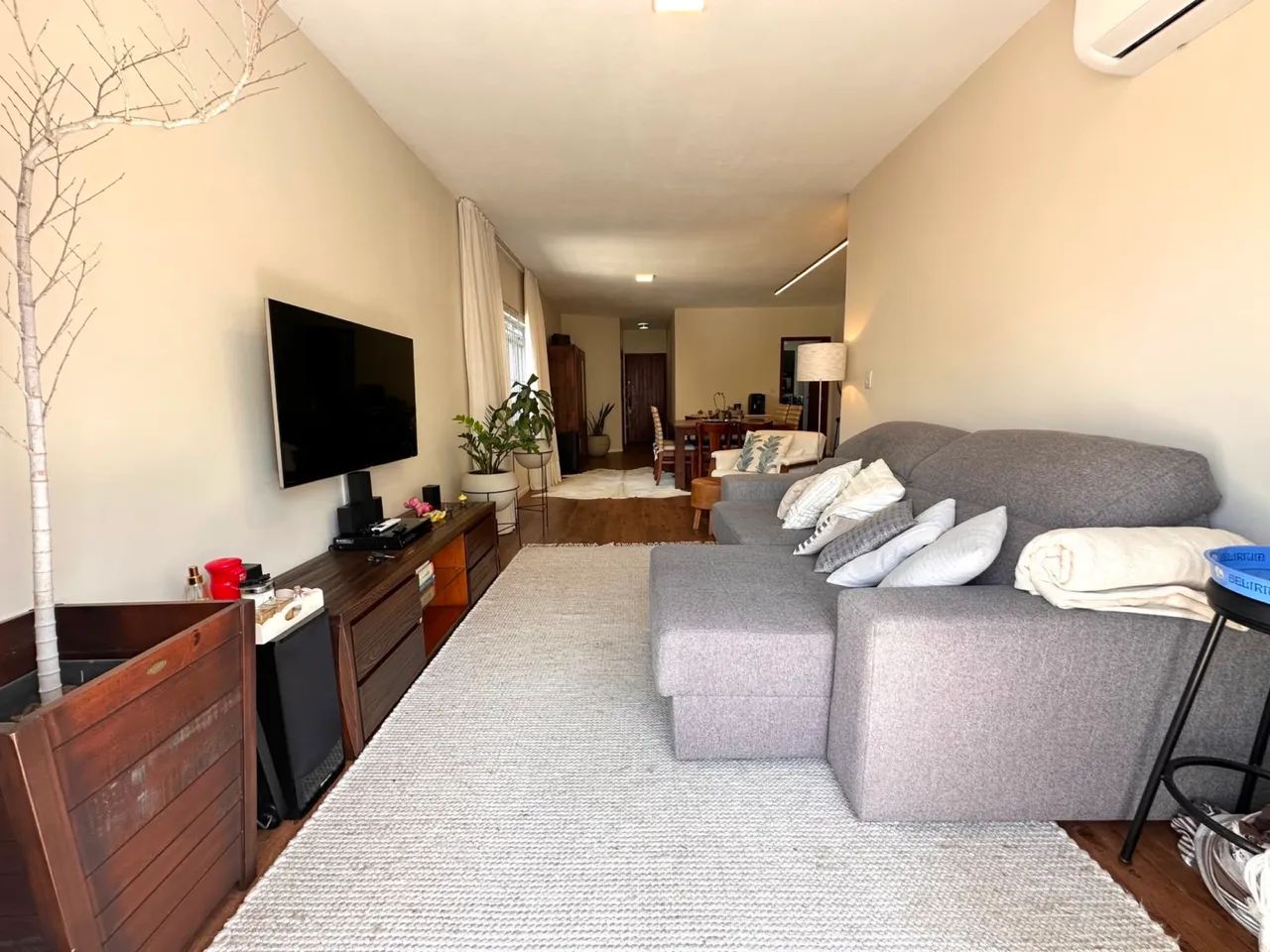 Apartamento amplo à venda em Coqueiros - 148 m², 3 dormitórios e suíte - Foto 4