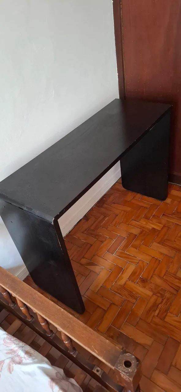 Mesa Preta - Compacta e Versátil - Foto 2