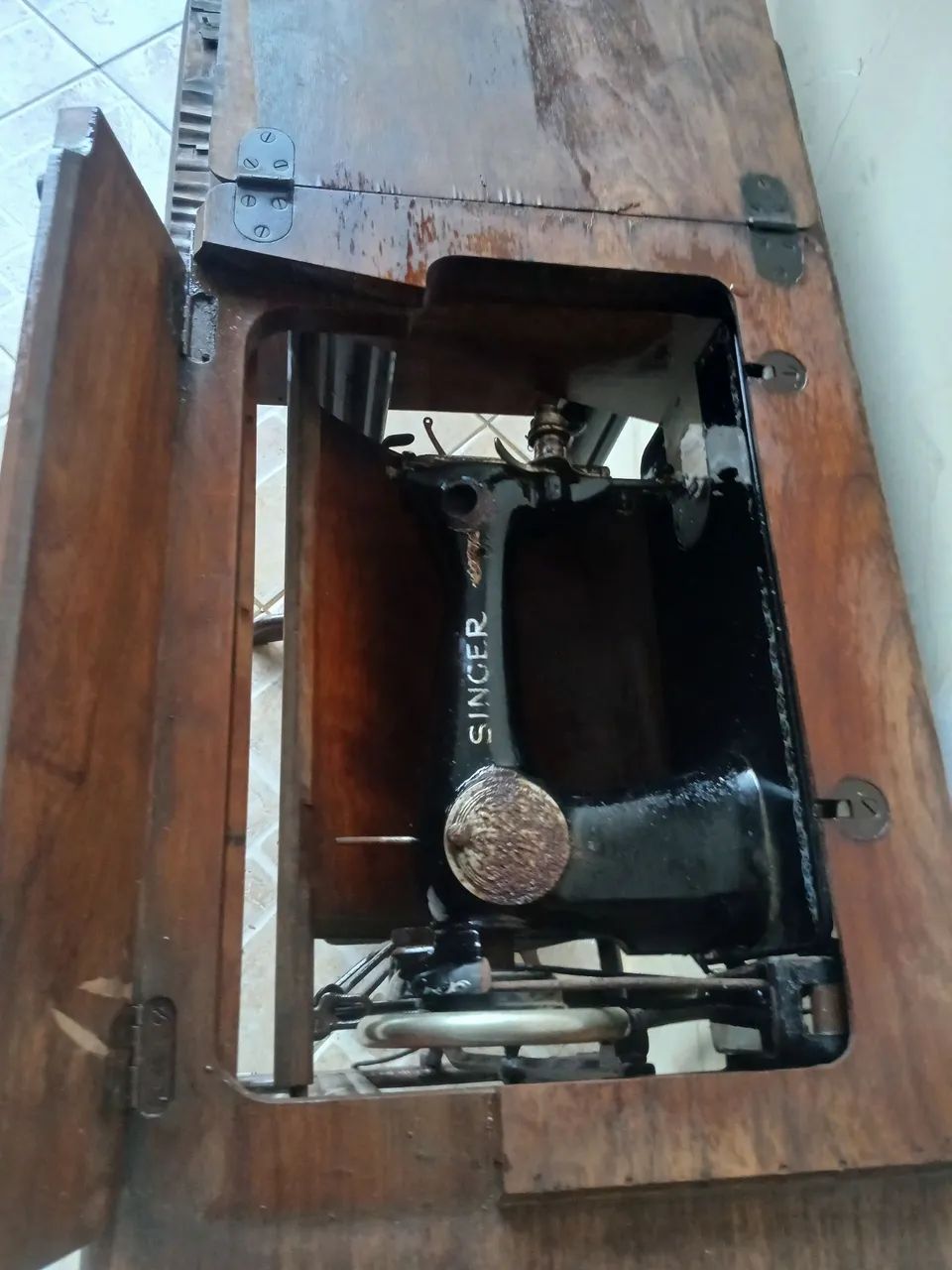 Antiguidade Máquina Singer  - Foto 4