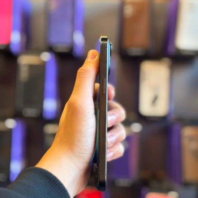 iPhone 15 Pro Max - 256GB - Black Titanium (Preto) - Foto 4