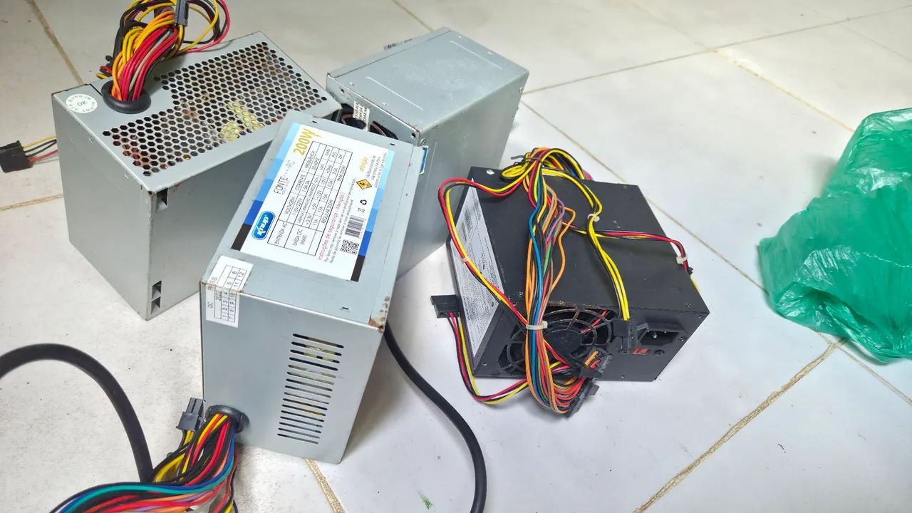 VENDO 4 FONTES DE PC
