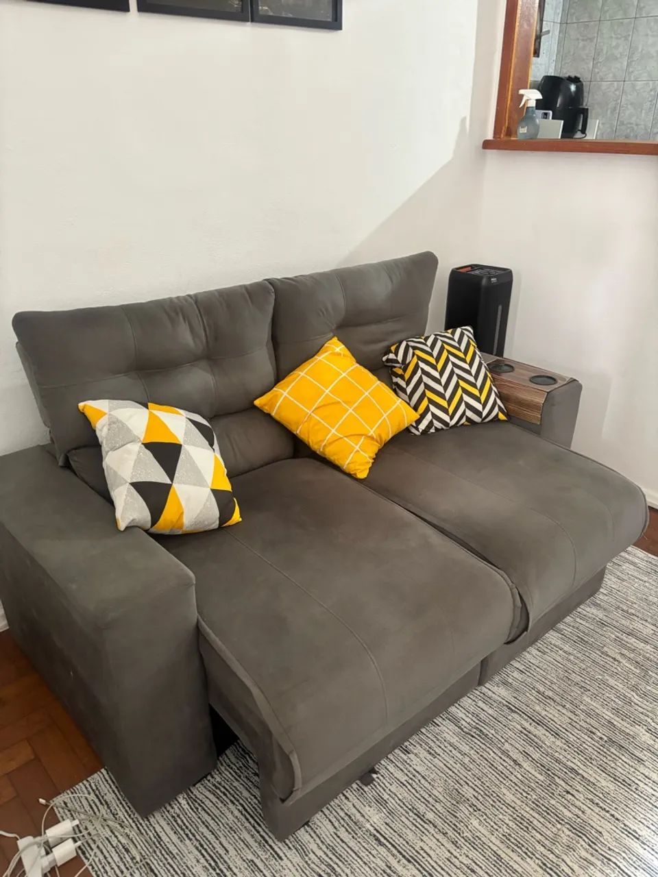 Sofá retrátil cinza  - Foto 5