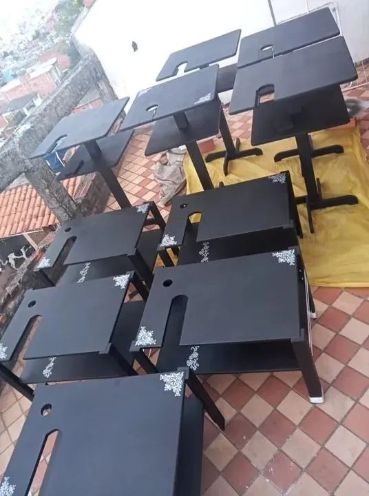 bistro e suportes para narguile e barcas