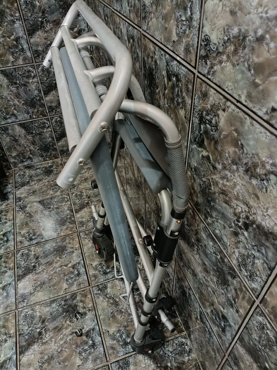 Cadeira de rodas de alumínio  - Foto 2