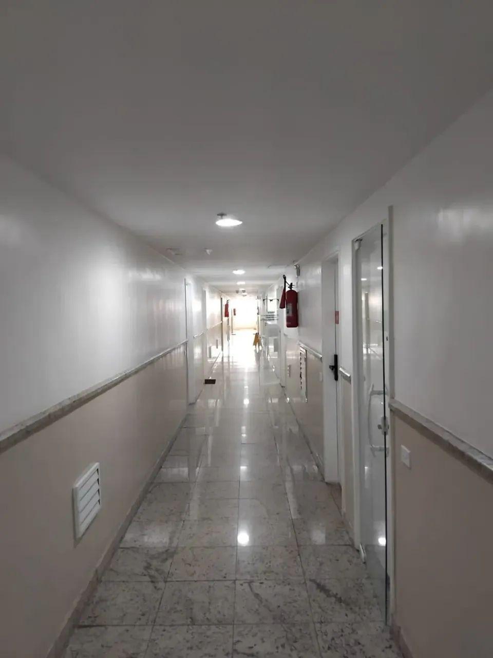 Excelente sala comercial andar alto na Freguesia (Jacarepaguá) - Rio de Janeiro - RJ - Foto 18