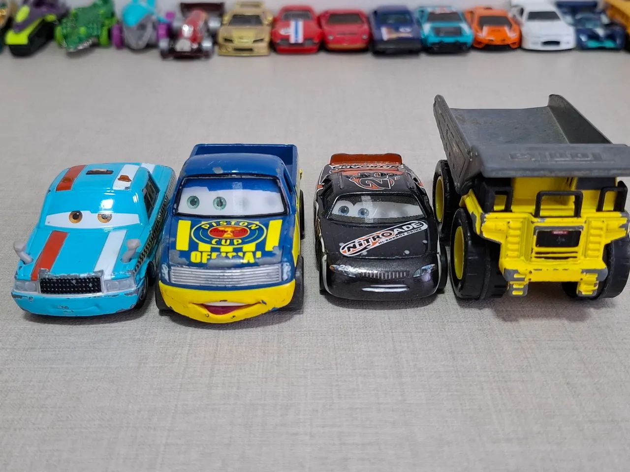 Carrinhos hotwheels e filme carros  - Foto 3