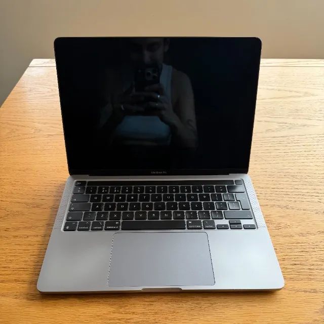 MacBook Pro 13 - M1 2020 | 8GB RAM | 256GB SSD | Bem conservado