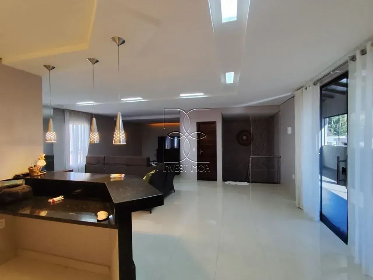 Excelente Casa em Condomínio Fechado com 5 Quartos e Espaço para Lazer - Foto 2