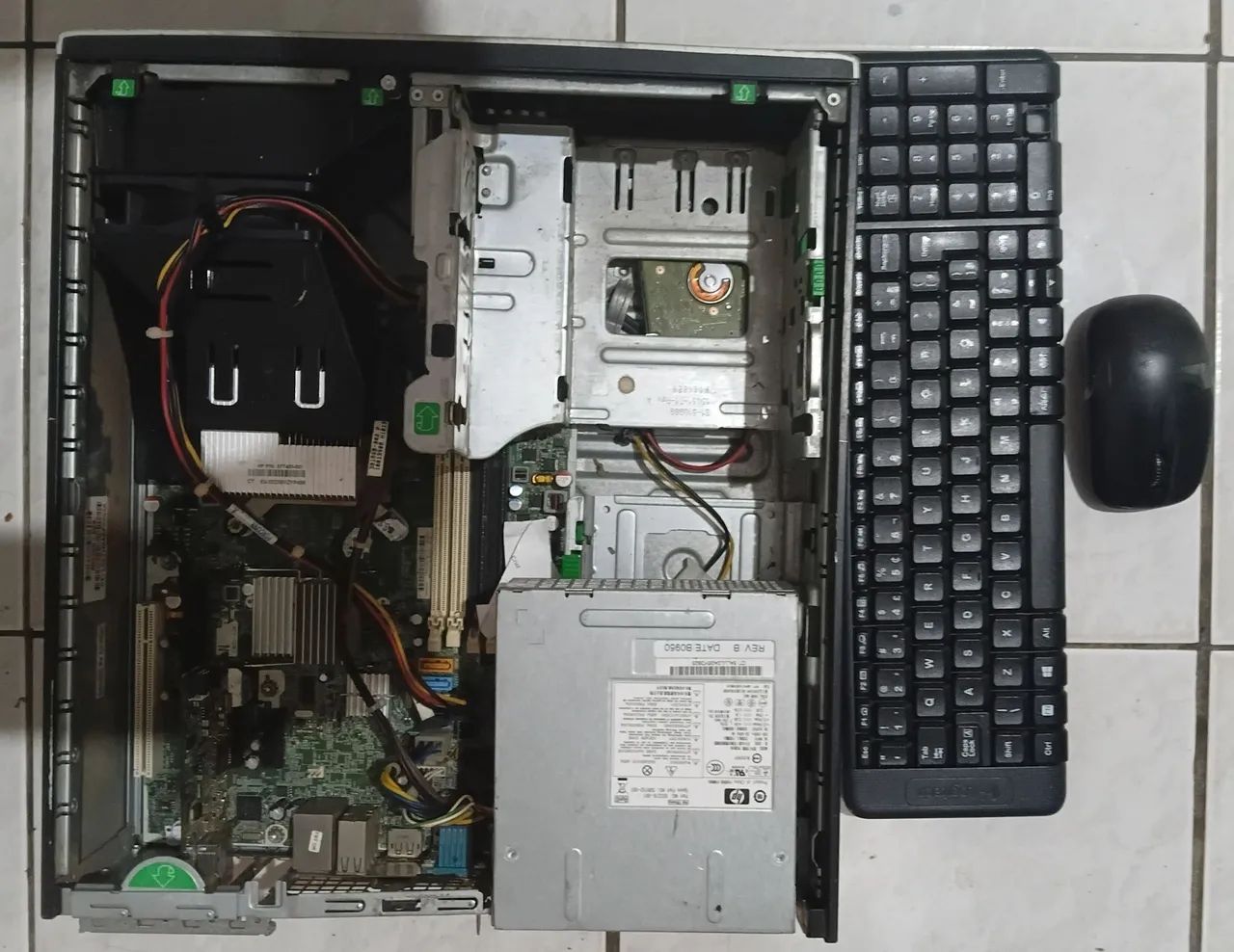 PC HP Compaq 6005 Pro + teclado e mouse R$250