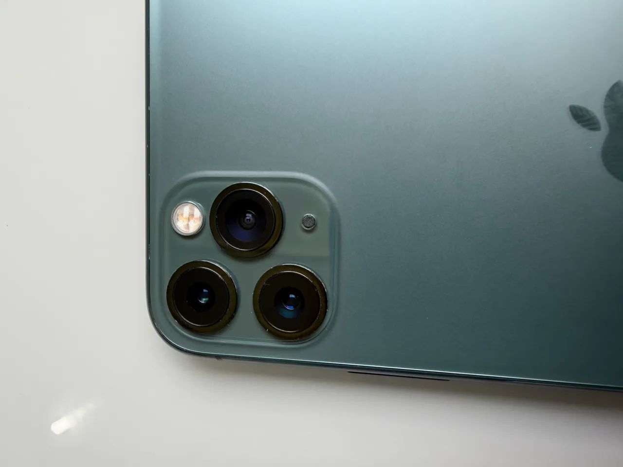 iPhone 11 Pro Max IMPECÁVEL  - Foto 2