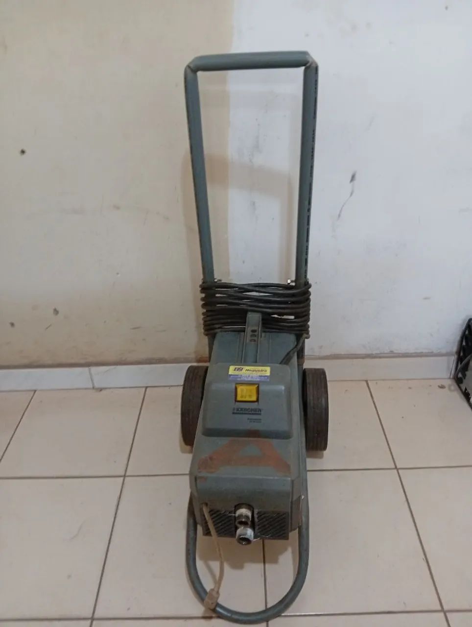 Lavadora de alta pressão Karcher 585 profissional  - Foto 2