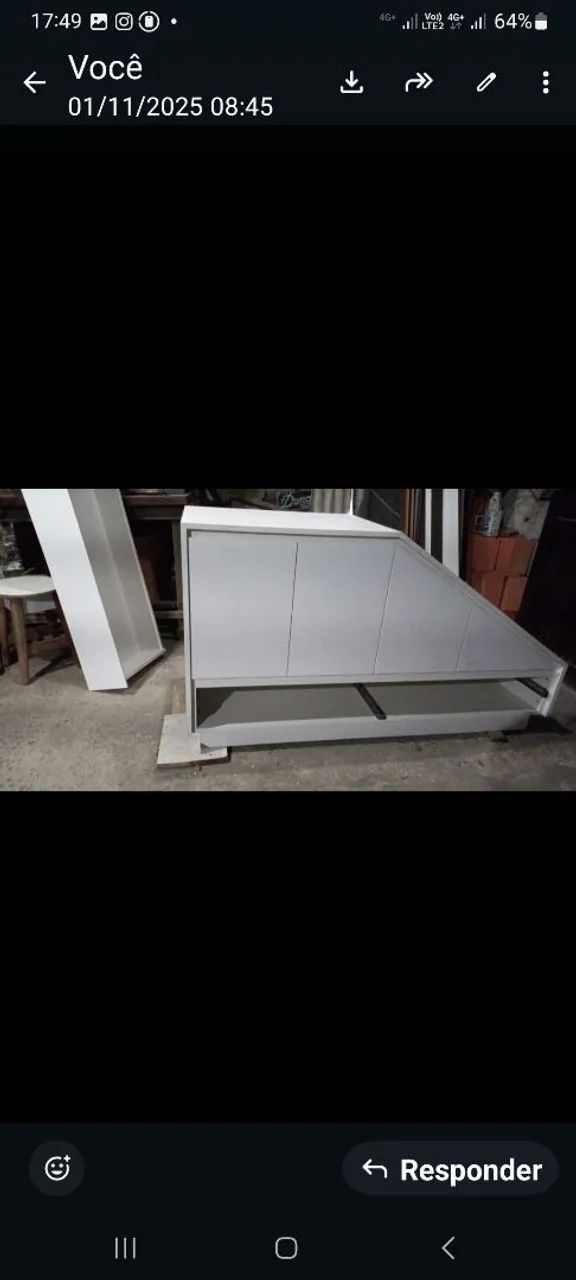 Armário sob escadas