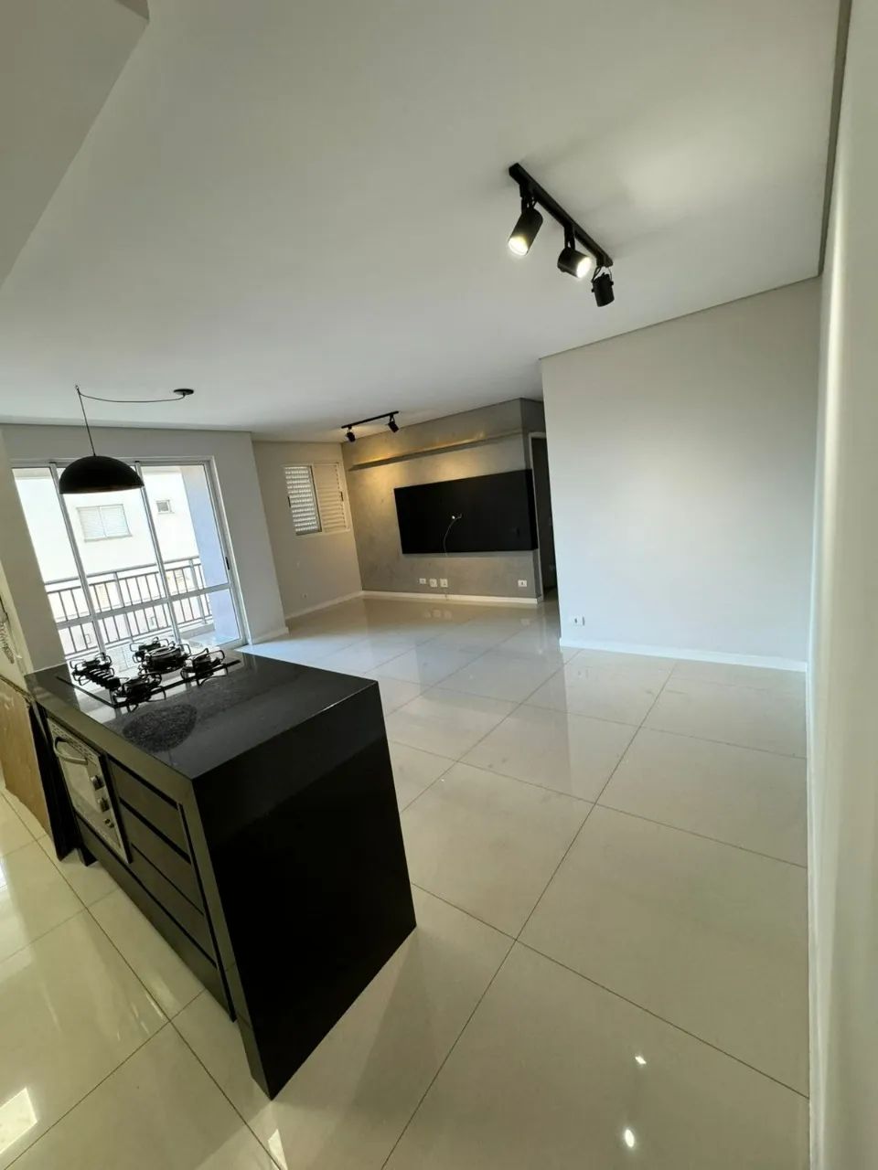 Apartamento à venda no Solar Lalique com 3 dormitórios no Jardim Judith em Londrina