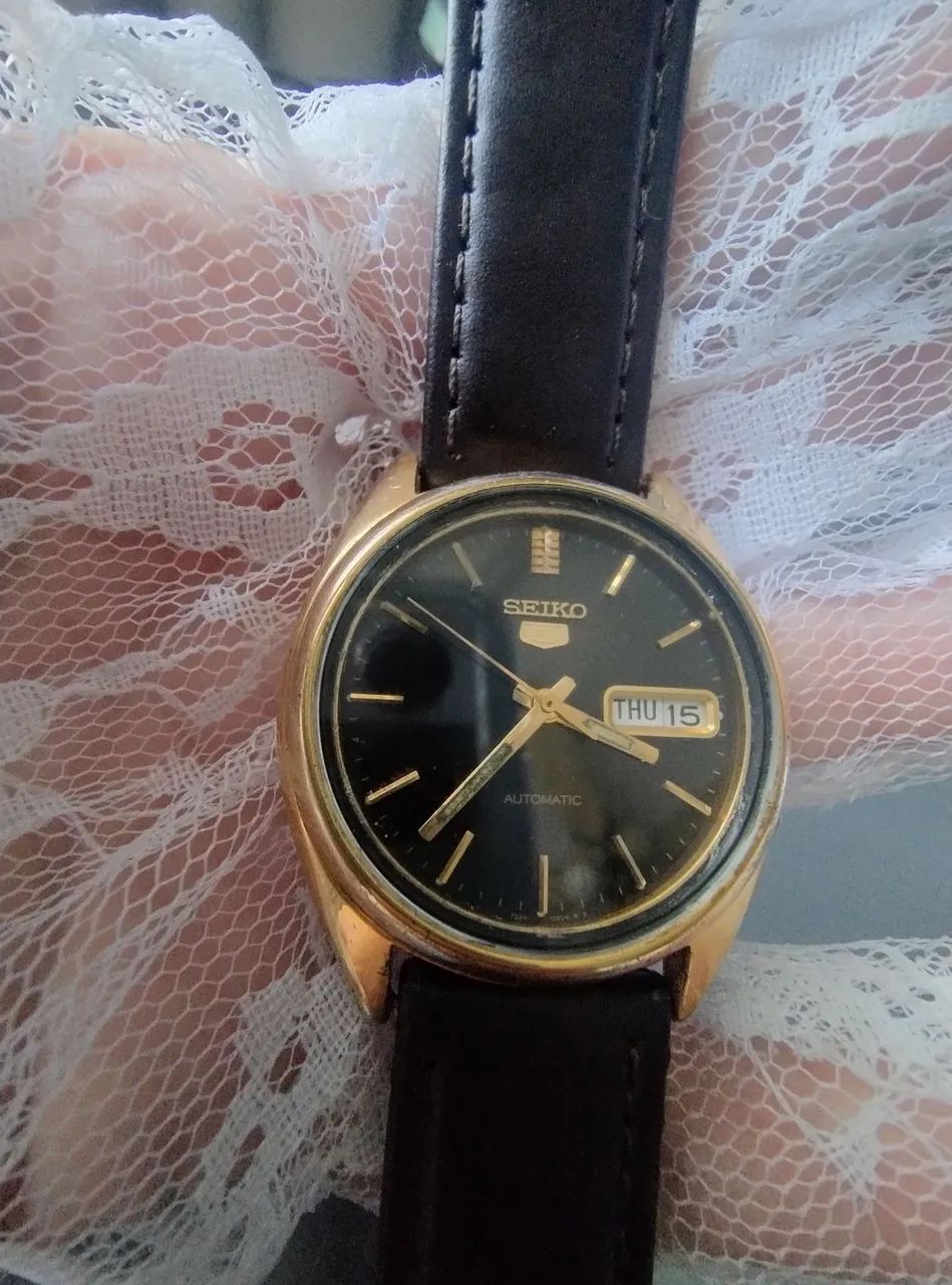 Seiko negro e dourado lindo  - Foto 4