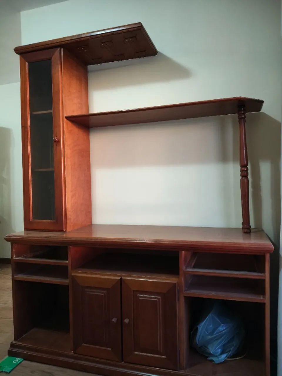 Rack de TV para sala em madeira maciça - Foto 2