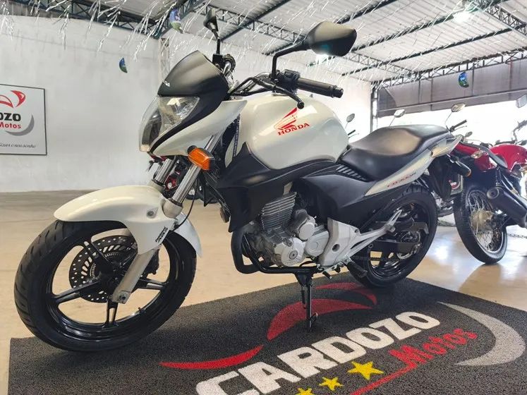 HONDA CB 300R ABS 2012 BRANCA - Foto 4