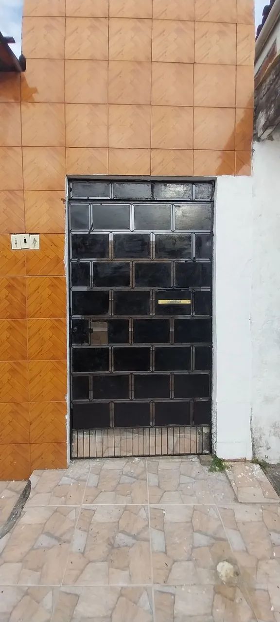 Aluga-se CASA Altos