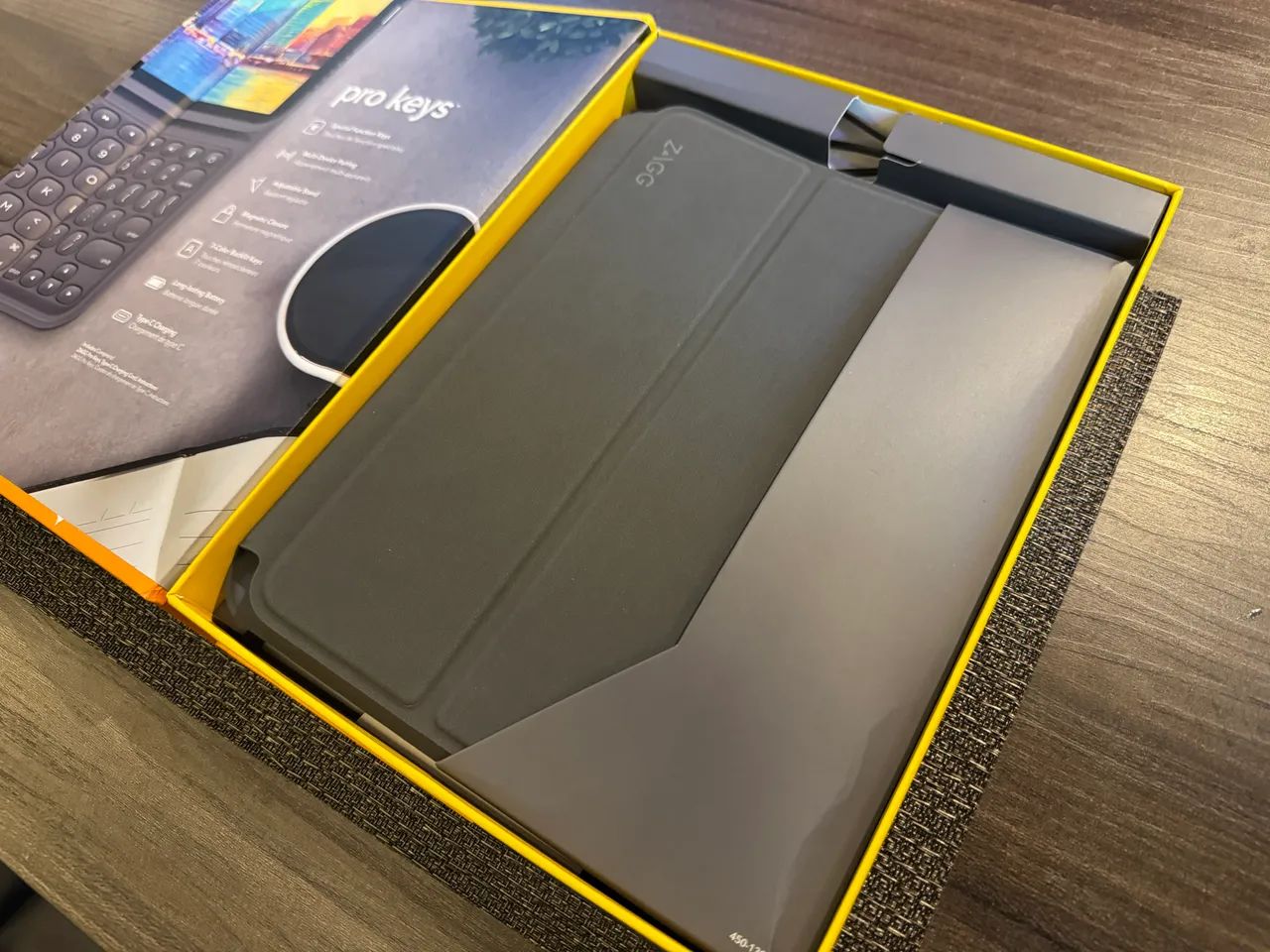 Teclado e Capa para IPad 10 geração - Zagg - Foto 3