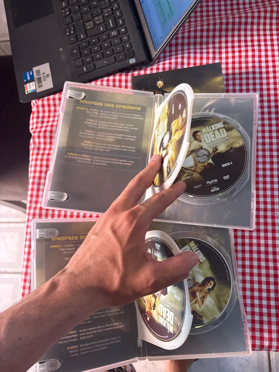 The Walking Dead - 2° Temporada Completa - Foto 4