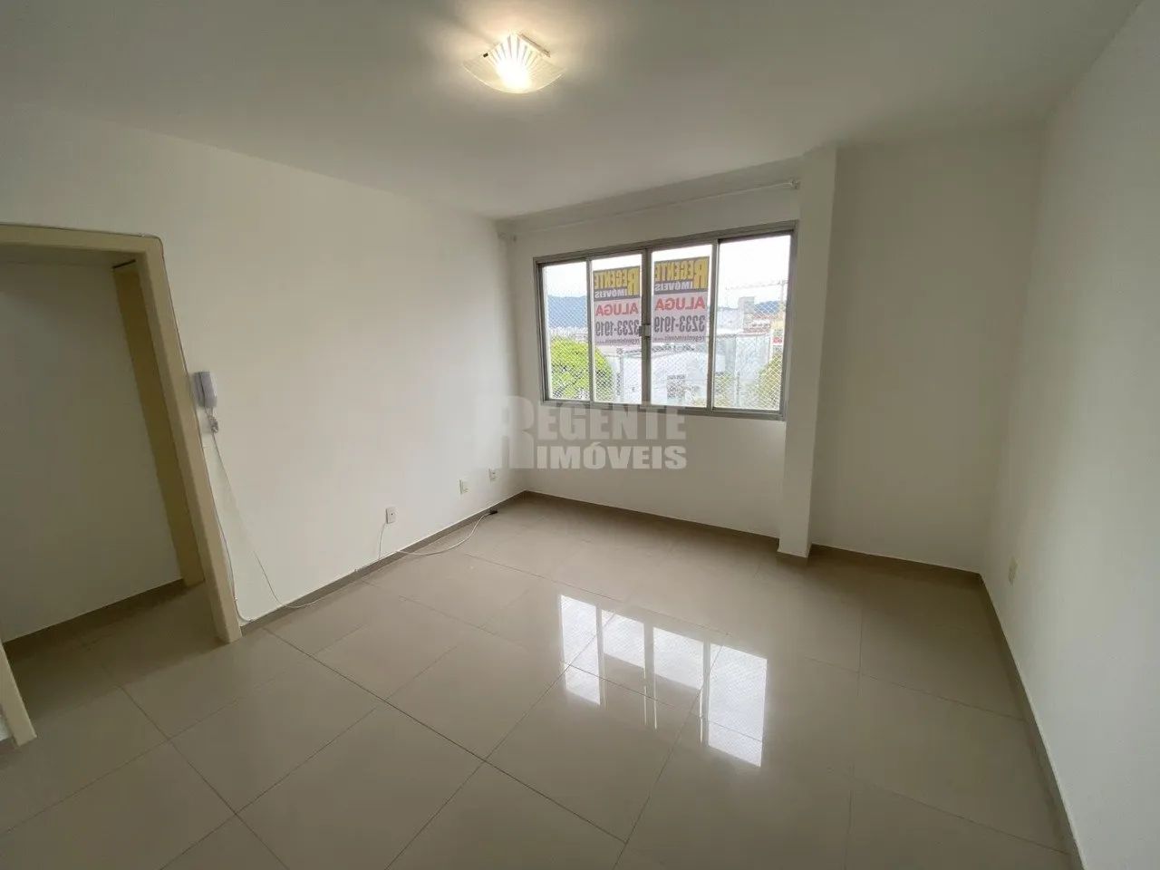 Excelente e aconchegante apartamento de 1 dormitório muito perto da UFSC!