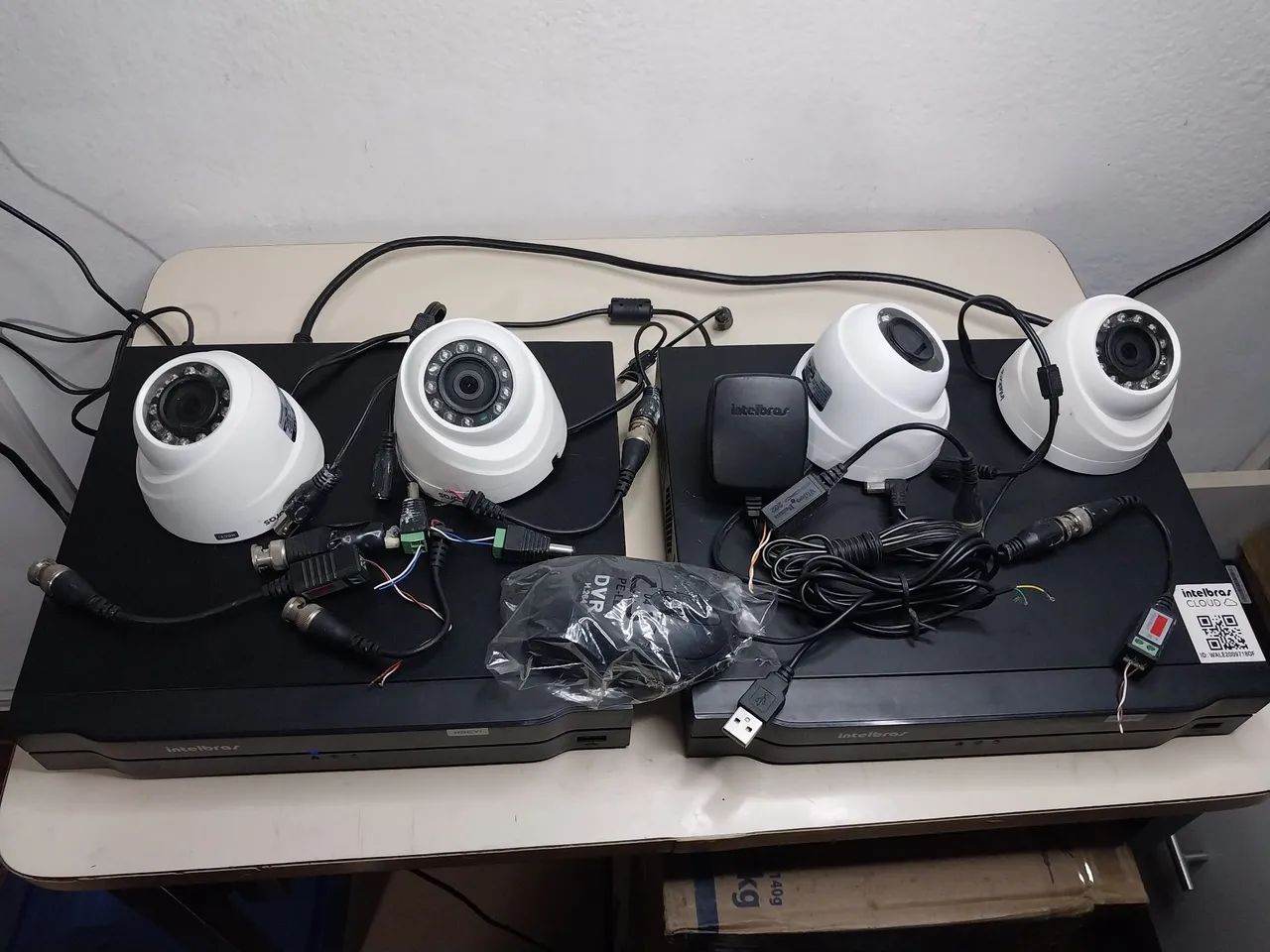 Lote 2 DVR 's Intelbras + 4 câmeras Intelbras e acessórios 