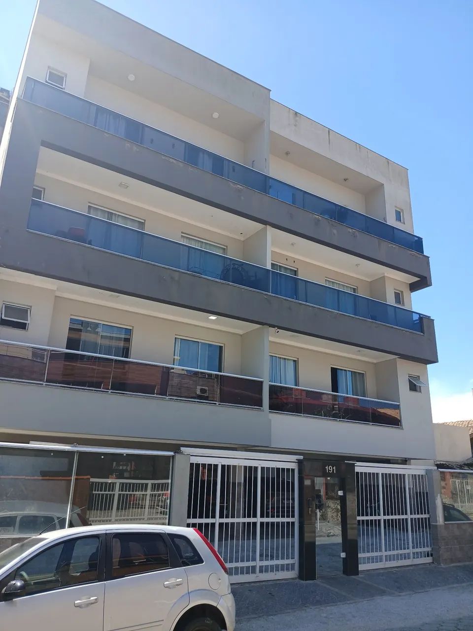 Aluguel Anual apartamento de 3 dormitórios 