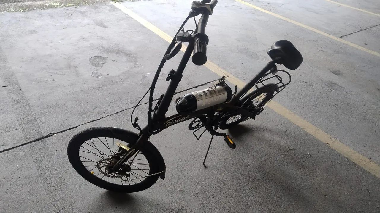 Vendo Bicicleta Elétrica com defeito  - Foto 3