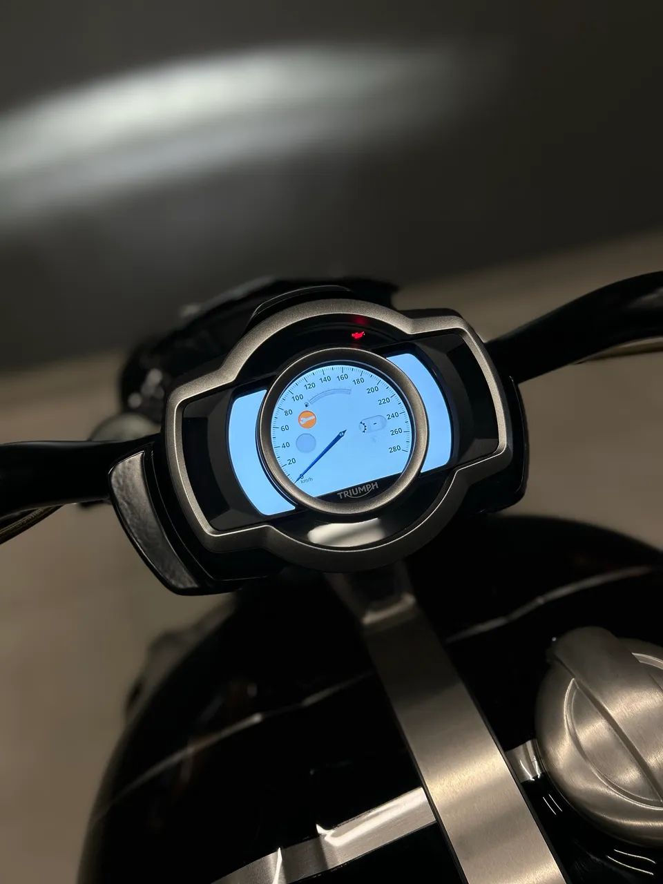 TRIUMPH ROCKET 3 R - Baixo Km - Impecável  - Foto 5