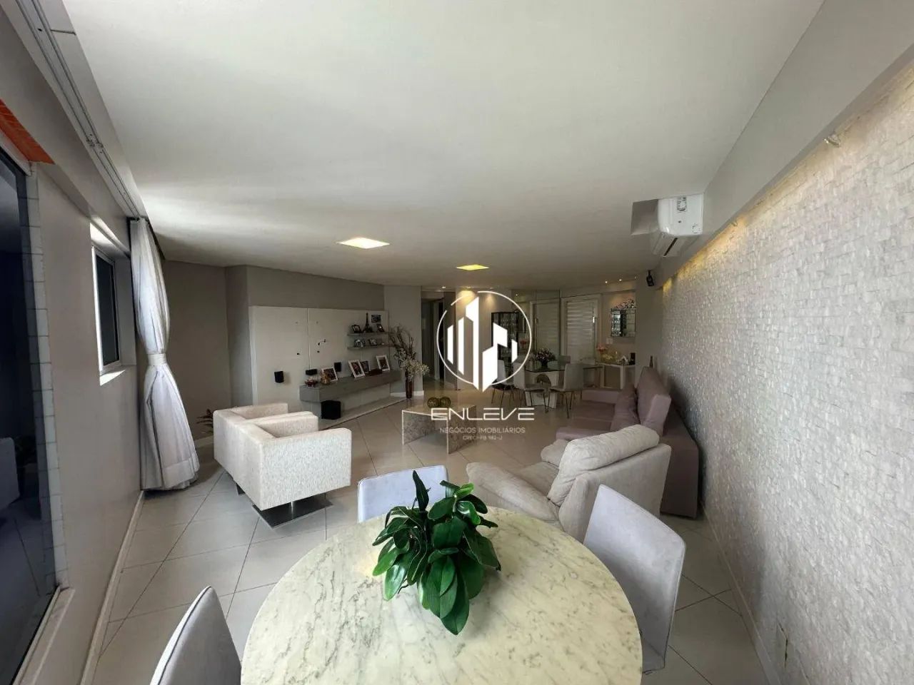 Amplo apartamento projetado com 03 quartos + DCE no Brisamar - Foto 2
