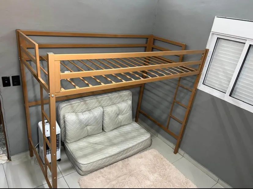 Cama escrivaninha de ferro 