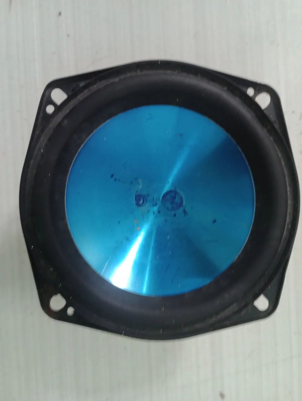 Alto falante da marca LG..Valor 50 reais interessado chamar no whatsapp *