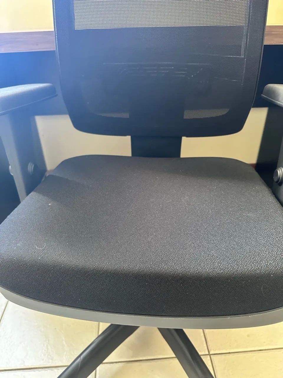 Cadeira de Escritório Giratória com Tela Mesh - Foto 2