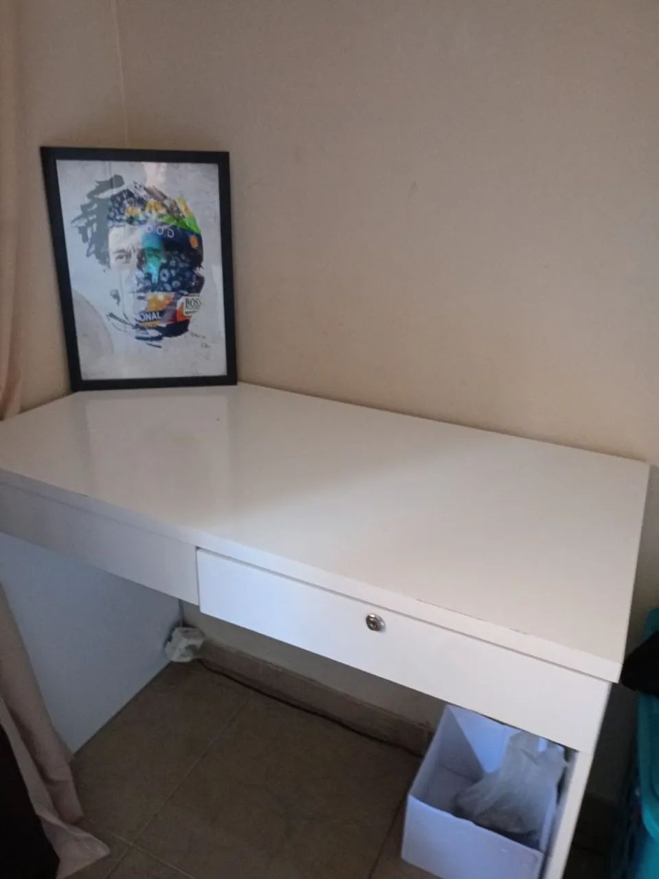 Mesa multiuso ou computador cor branca 