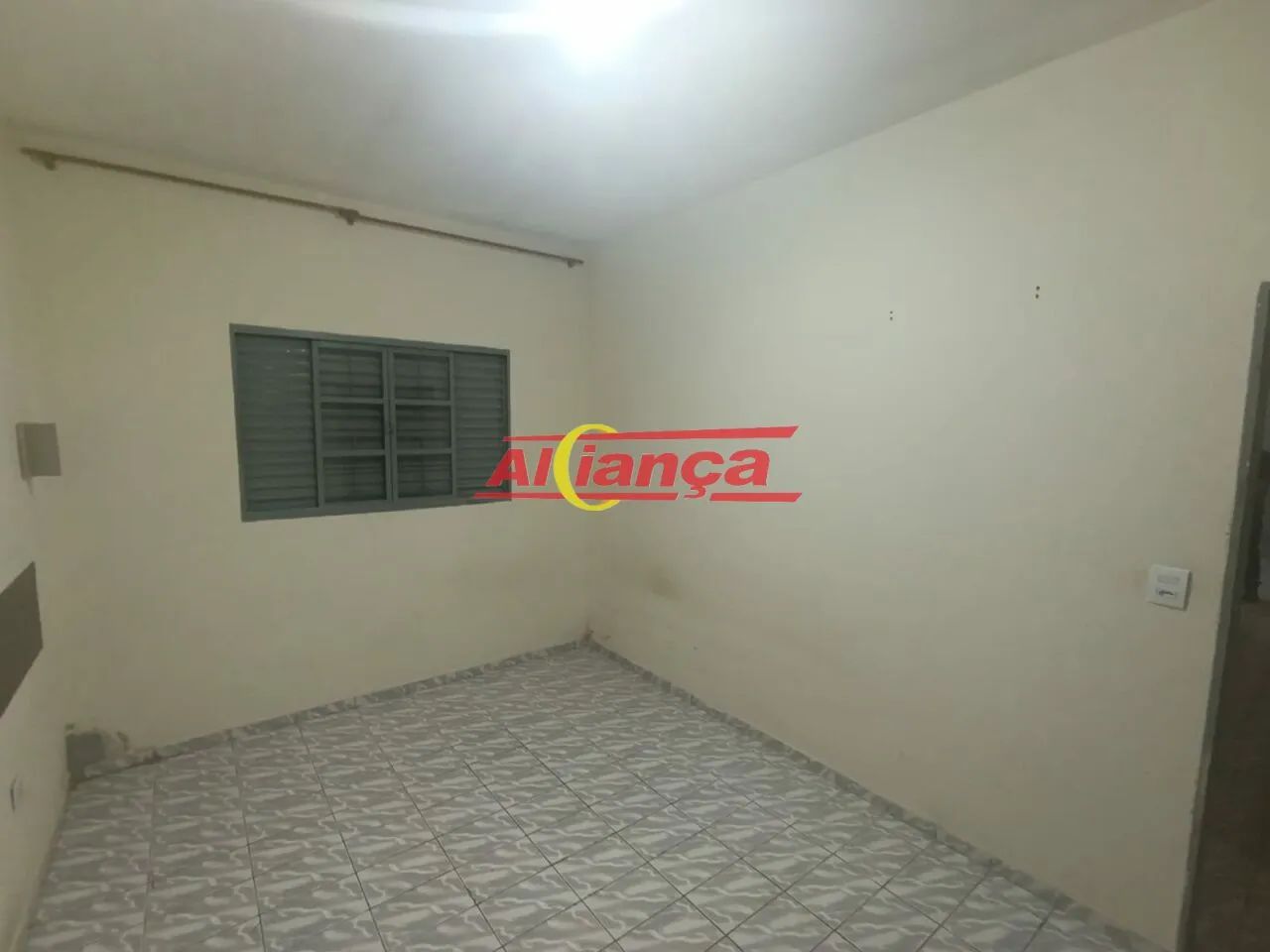 CASA 60m² - COM 2 QUARTOS PARA LOCAÇÃO NA VILA FLÓRIDA