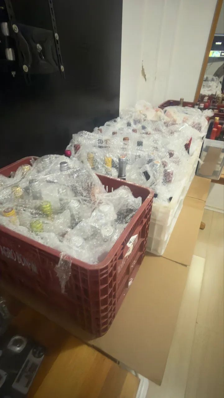 Lote de vinhos importados  - Foto 2