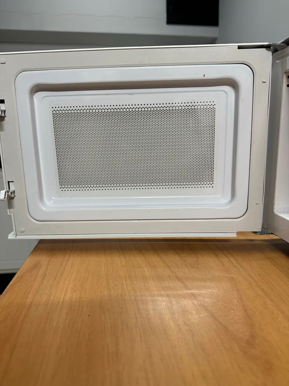 Microondas 220V - Pouco uso - Foto 3