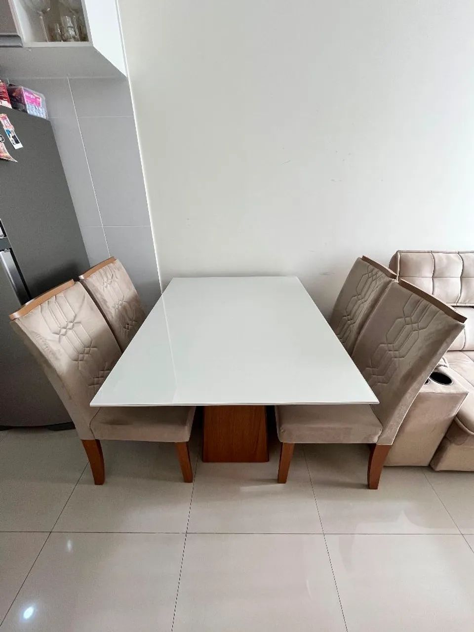 Mesa de Vidro com 4 cadeiras 120cmx90cm