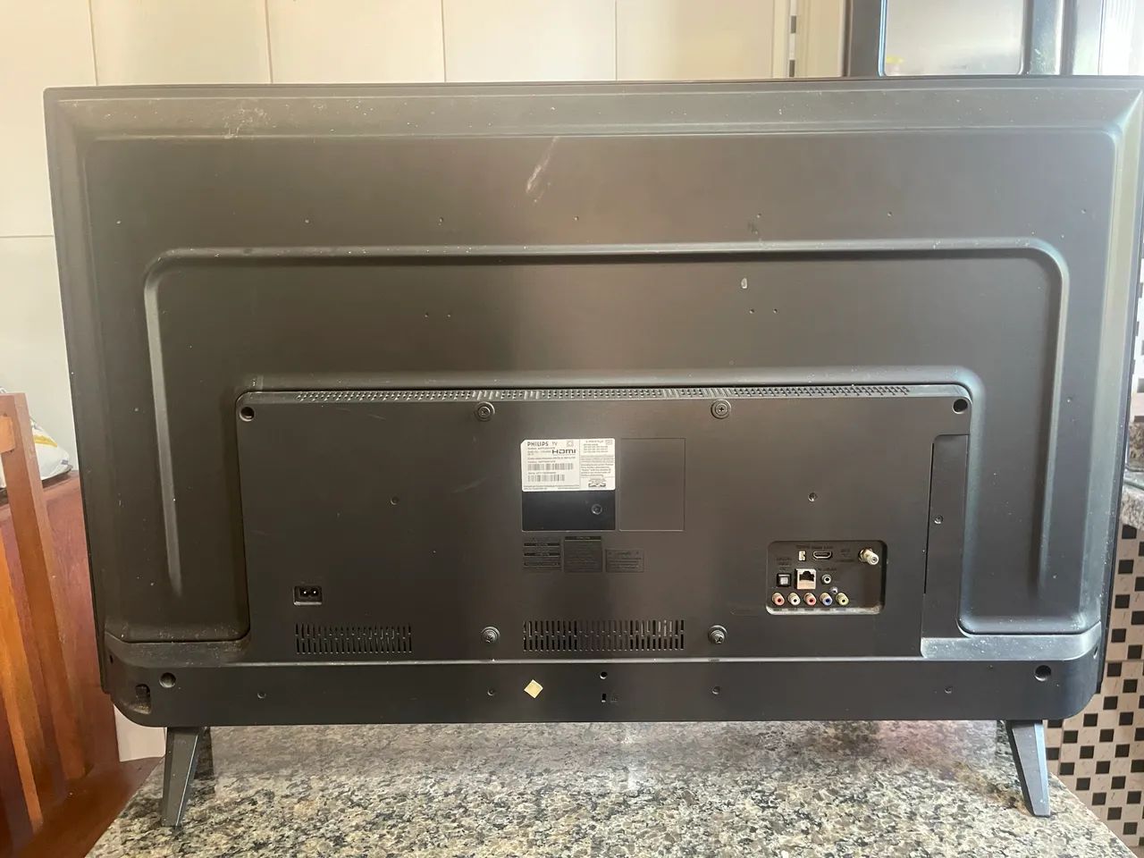 Vende-se uma tv Philips 43 polegadas 4k com defeito na display R$400 - Foto 2