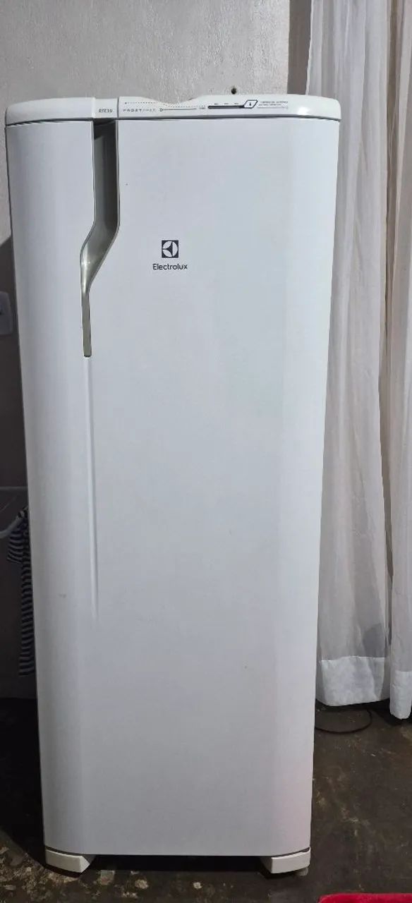 Geladeira eletrolux