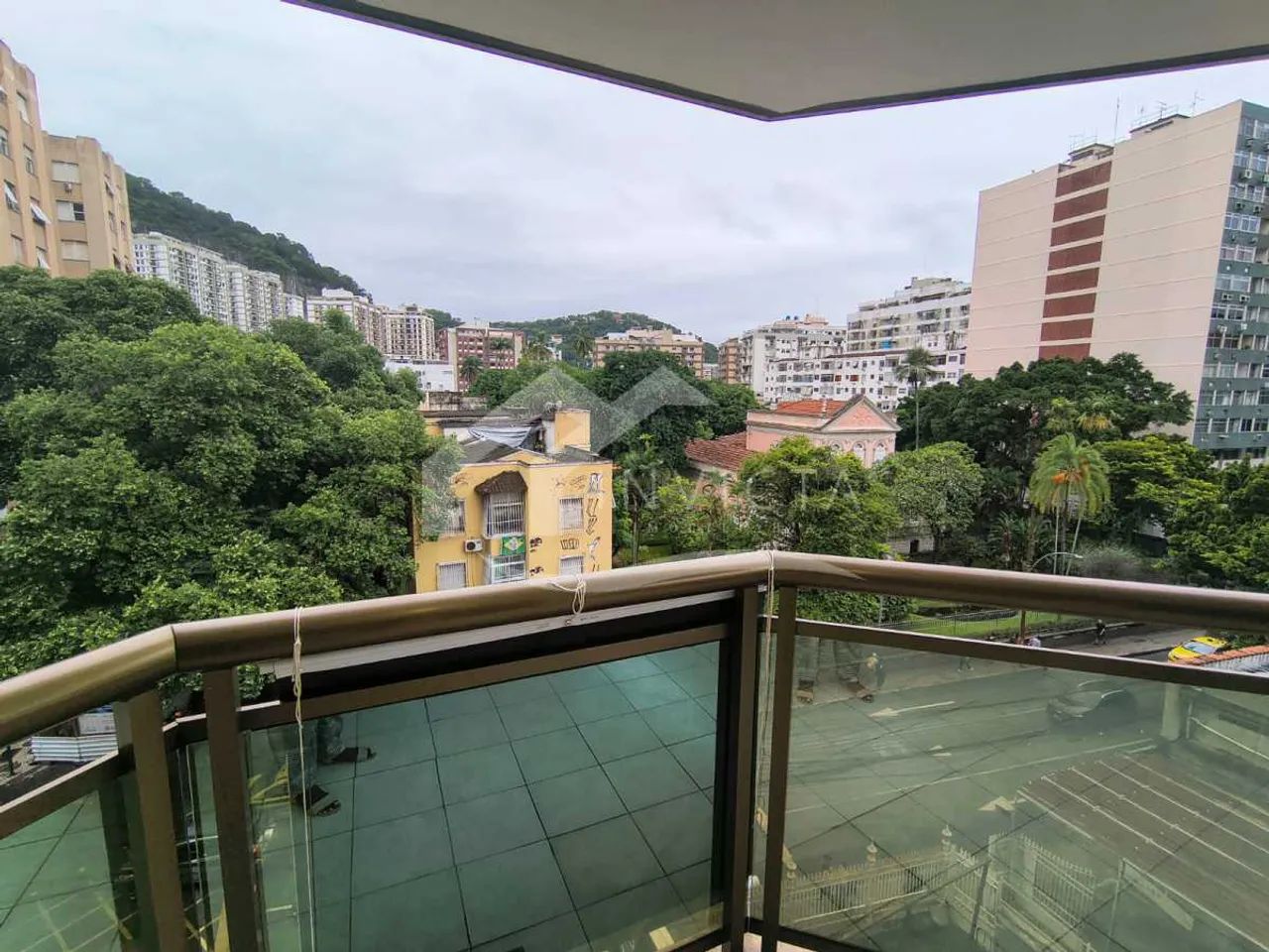 REFORMADO, COM VAGA NA ESCRITURA